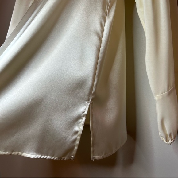 Chico’s Women’s Poet Pleated Ivory Satin Blouse Size M - Picture 6 of 8